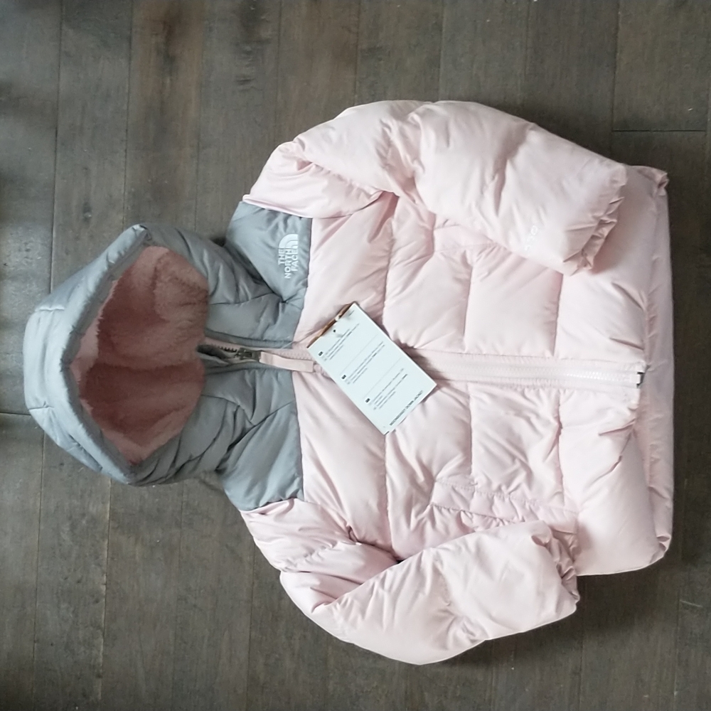 Worn one season and in great condition. The North Face 550 Down Jacket size 5